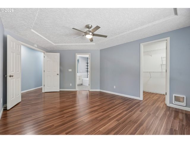 875 Ne EAGLENEST Ct, Hillsboro, OR 97124