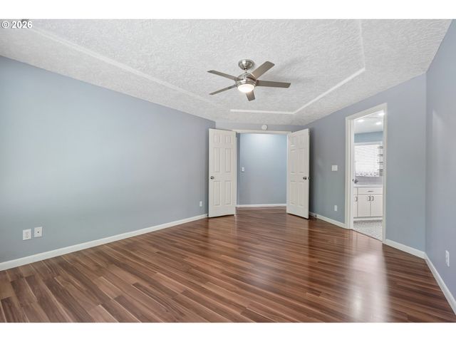 875 Ne EAGLENEST Ct, Hillsboro, OR 97124