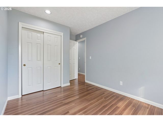 875 Ne EAGLENEST Ct, Hillsboro, OR 97124