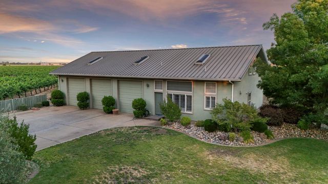 18050 N Tretheway Rd, Lockeford, CA 95237