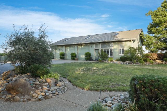 18050 N Tretheway Rd, Lockeford, CA 95237