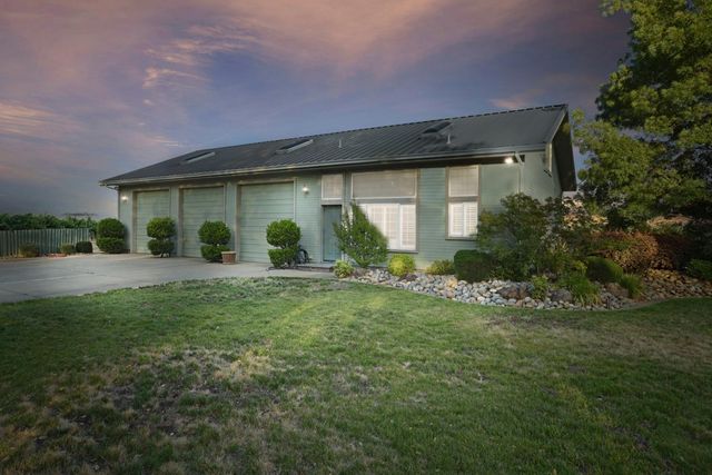 18050 N Tretheway Rd, Lockeford, CA 95237