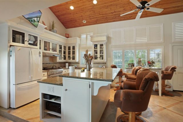 18050 N Tretheway Rd, Lockeford, CA 95237