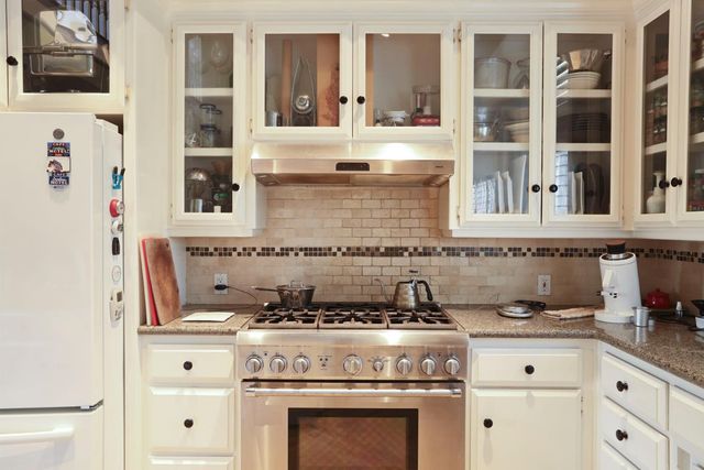 18050 N Tretheway Rd, Lockeford, CA 95237