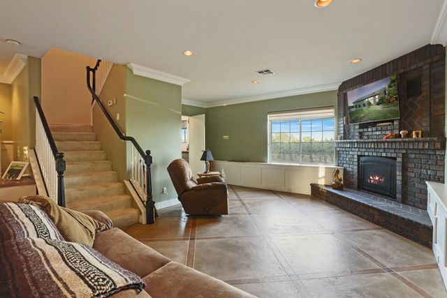 18050 N Tretheway Rd, Lockeford, CA 95237