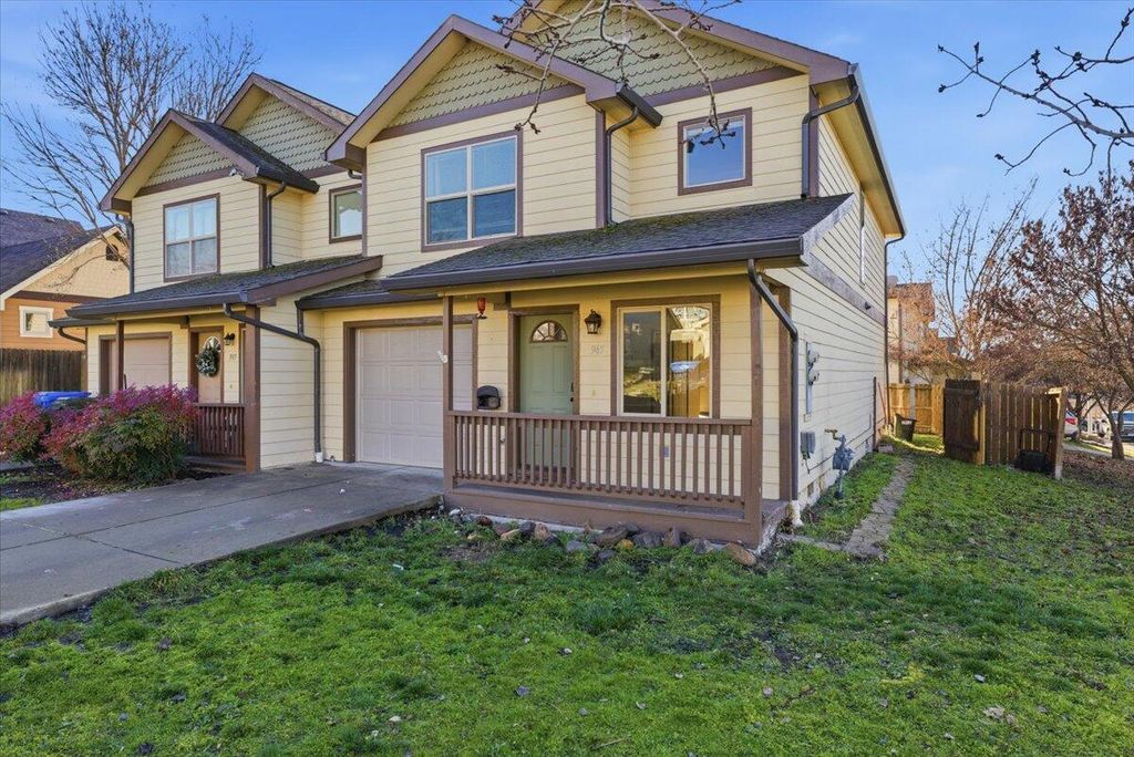 945 Win Way, Eagle Point, OR 97524