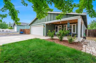 2555 SW Timber Avenue, Redmond, OR 97756