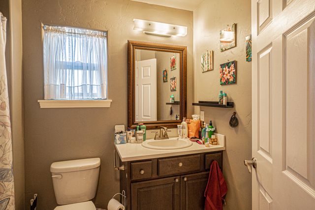 122 NW Rook Drive, Grants Pass, OR 97526