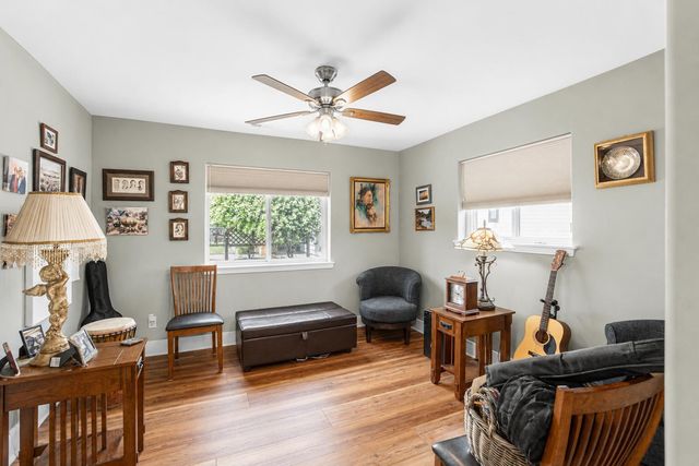 122 NW Rook Drive, Grants Pass, OR 97526