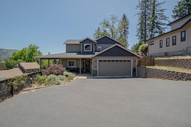122 NW Rook Drive, Grants Pass, OR 97526