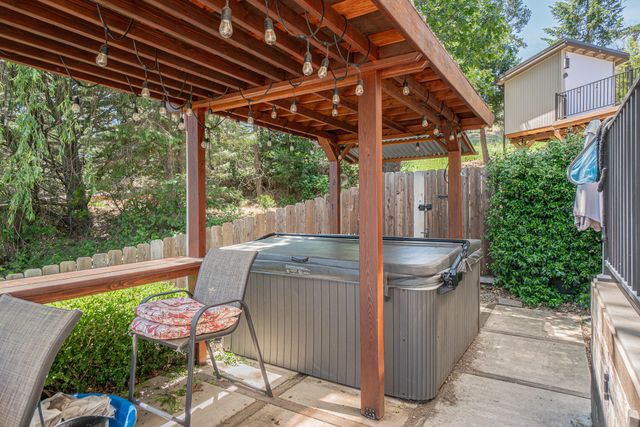 122 NW Rook Drive, Grants Pass, OR 97526