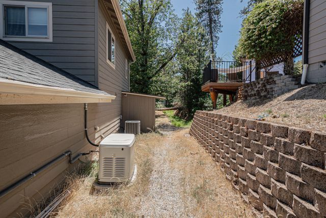 122 NW Rook Drive, Grants Pass, OR 97526