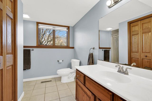 1759 Davids View DRIVE, West Bend, WI 53090