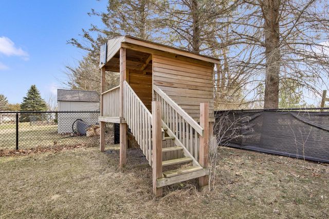 1759 Davids View DRIVE, West Bend, WI 53090