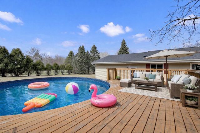 1759 Davids View DRIVE, West Bend, WI 53090