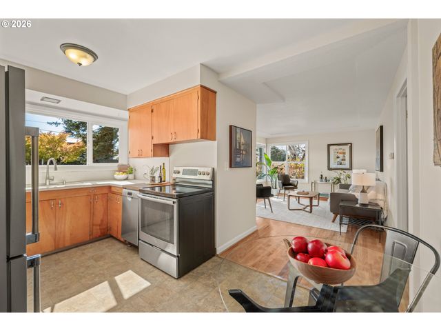 4815 Se FLAVEL Dr, Portland, OR 97206