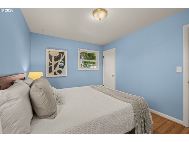 4815 Se FLAVEL Dr, Portland, OR 97206