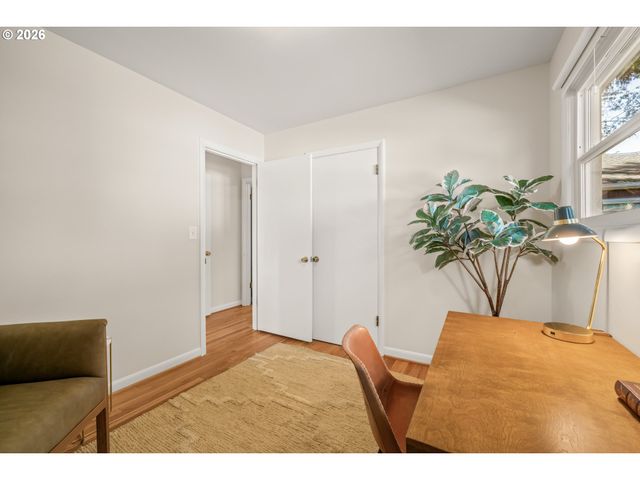 4815 Se FLAVEL Dr, Portland, OR 97206