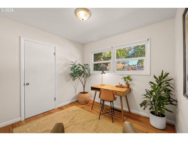 4815 Se FLAVEL Dr, Portland, OR 97206