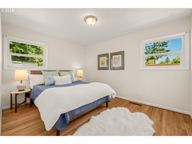 4815 Se FLAVEL Dr, Portland, OR 97206