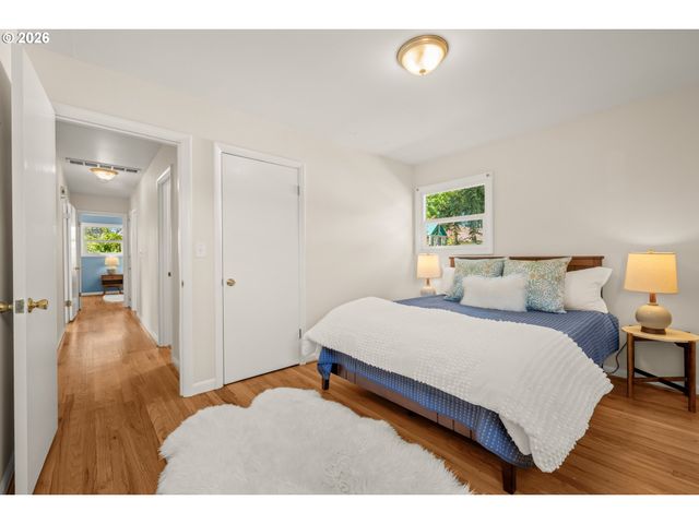 4815 Se FLAVEL Dr, Portland, OR 97206