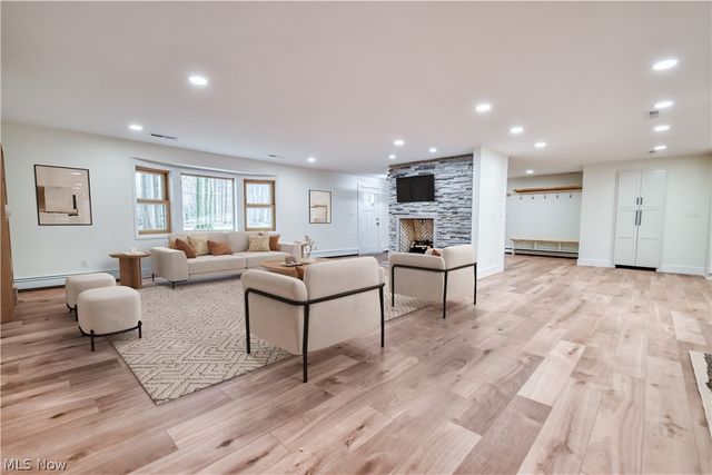 17460 Trillium Drive, Chagrin Falls, OH 44023