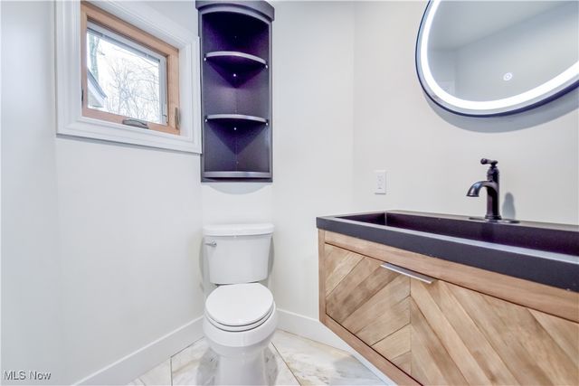 17460 Trillium Drive, Chagrin Falls, OH 44023