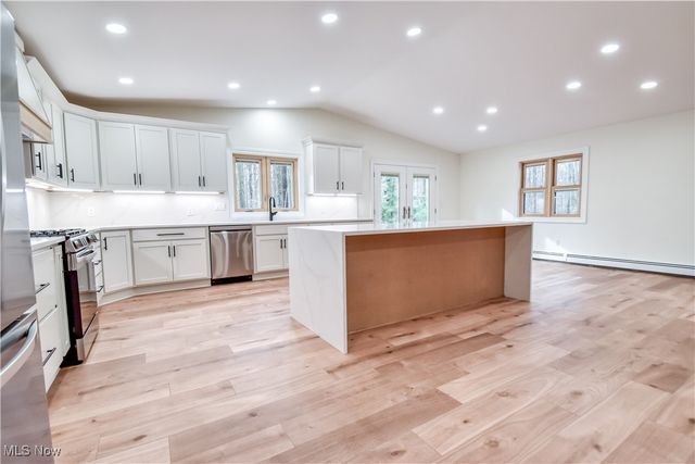 17460 Trillium Drive, Chagrin Falls, OH 44023