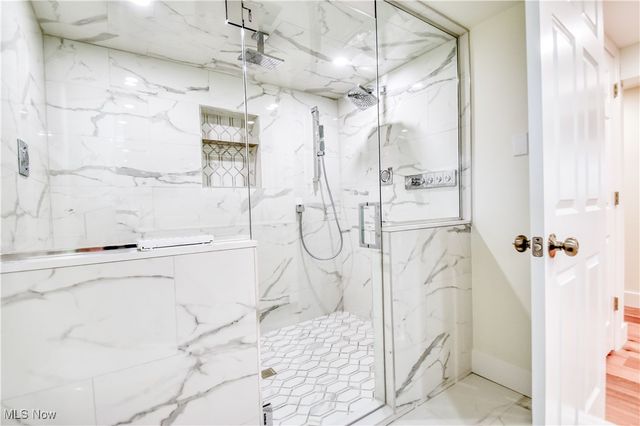 17460 Trillium Drive, Chagrin Falls, OH 44023