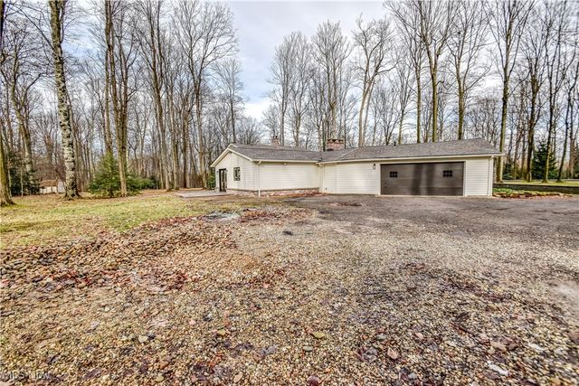 17460 Trillium Drive, Chagrin Falls, OH 44023