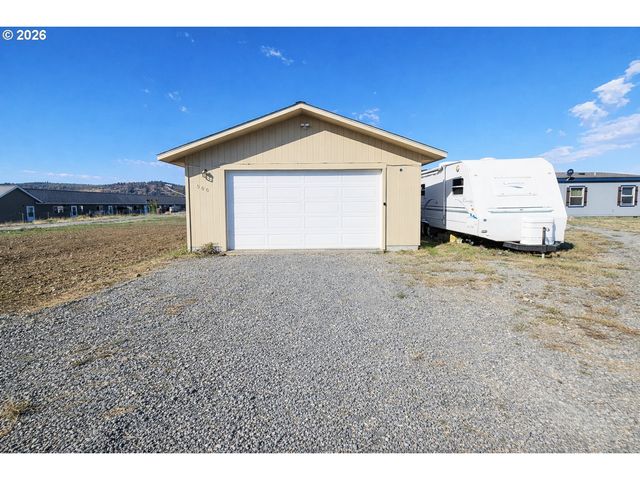 900 N 15TH Ave, Elgin, OR 97827