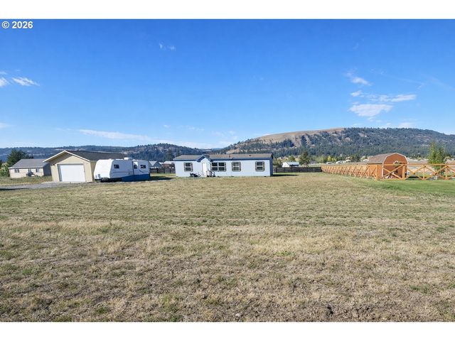 900 N 15TH Ave, Elgin, OR 97827