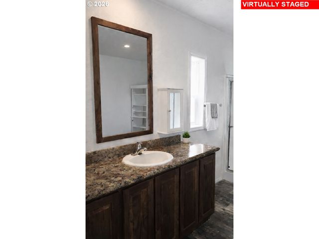 900 N 15TH Ave, Elgin, OR 97827