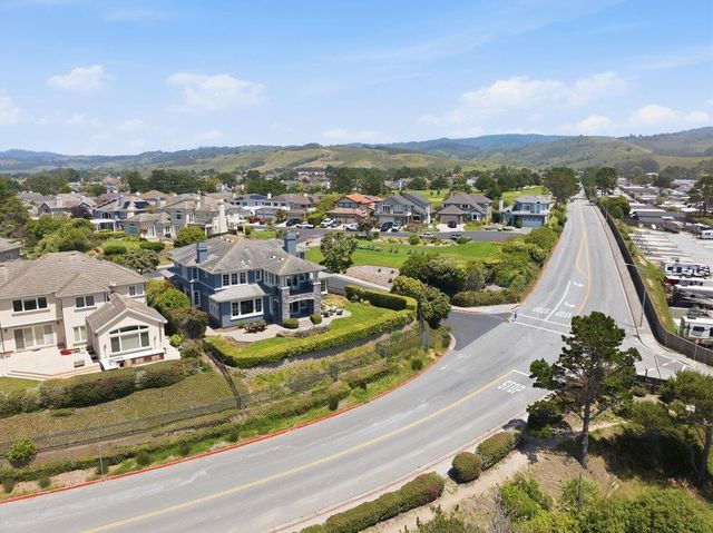 103 Spyglass Lane, Half Moon Bay, CA 94019