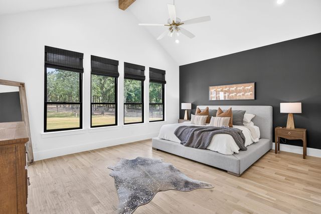536 Royal Santana Run, Weatherford, TX 76087