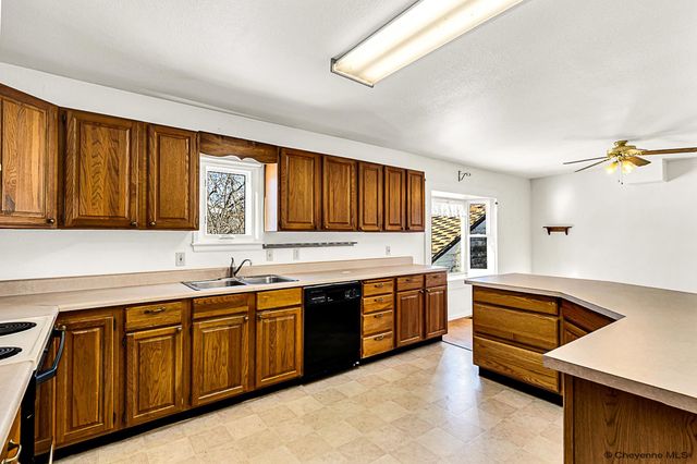 1208 E 22ND ST, Cheyenne, WY 82001