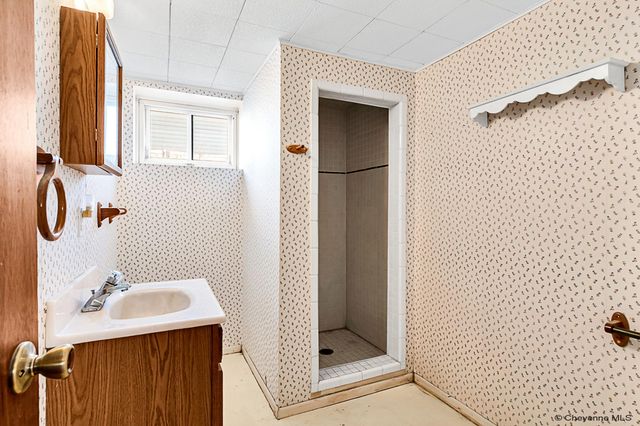 1208 E 22ND ST, Cheyenne, WY 82001