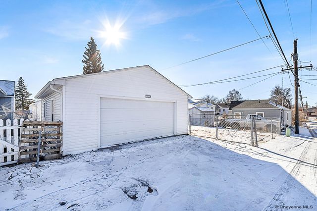 1208 E 22ND ST, Cheyenne, WY 82001