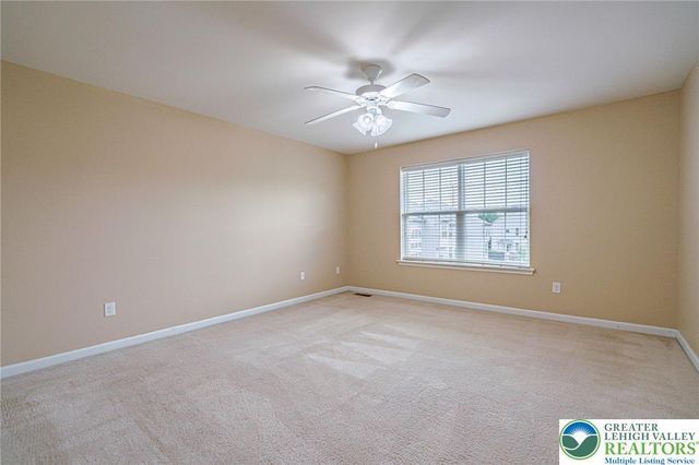 233 Snapdragon Way, Upper Macungie Twp, PA 18104