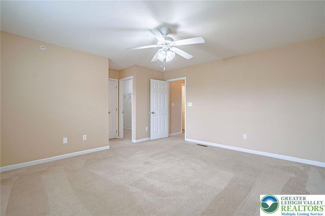 233 Snapdragon Way, Upper Macungie Twp, PA 18104
