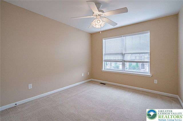 233 Snapdragon Way, Upper Macungie Twp, PA 18104