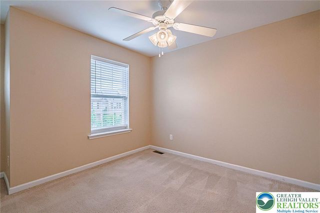 233 Snapdragon Way, Upper Macungie Twp, PA 18104