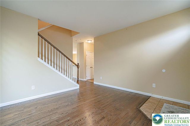 233 Snapdragon Way, Upper Macungie Twp, PA 18104