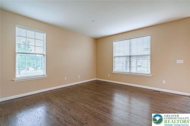 233 Snapdragon Way, Upper Macungie Twp, PA 18104