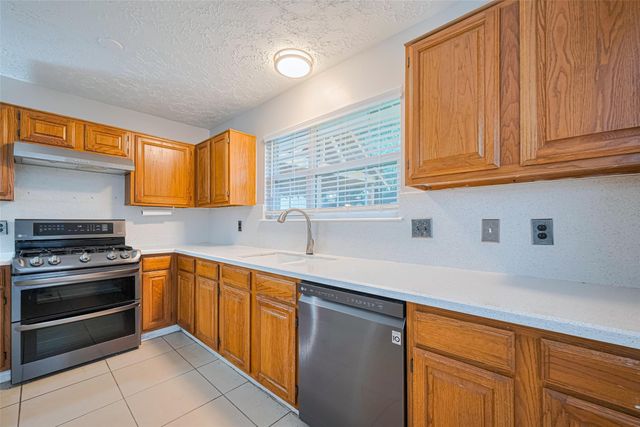 3714 Parkridge Glen Drive, Houston, TX 77082