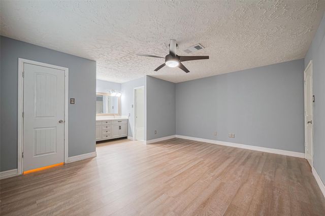 3714 Parkridge Glen Drive, Houston, TX 77082