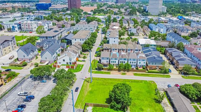 3003 Bering Drive, Houston, TX 77057