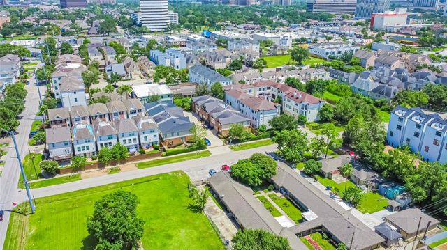 3003 Bering Drive, Houston, TX 77057