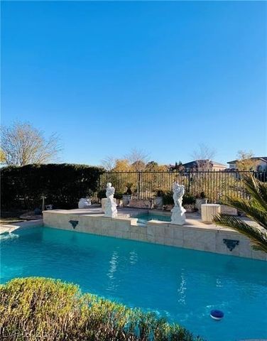 9325 Queen Charlotte Drive, Las Vegas, NV 89145