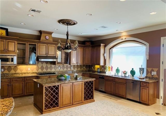 9325 Queen Charlotte Drive, Las Vegas, NV 89145